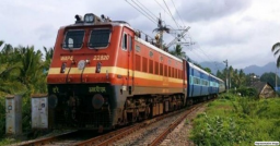 TN: Alert railway staff detect crack in Chennai Express coach, avert tragedy